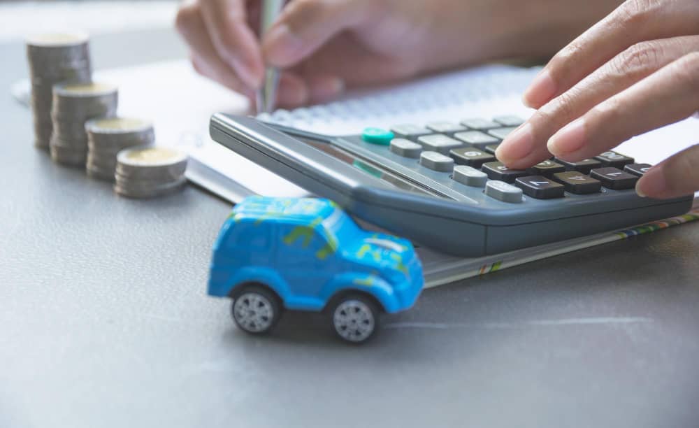 สินเชื่อรถแลกเงิน เป็นสินเชื่อที่ใช้รถเป็นหลักประกัน โดยไม่ต้องมีผู้ค้ำ