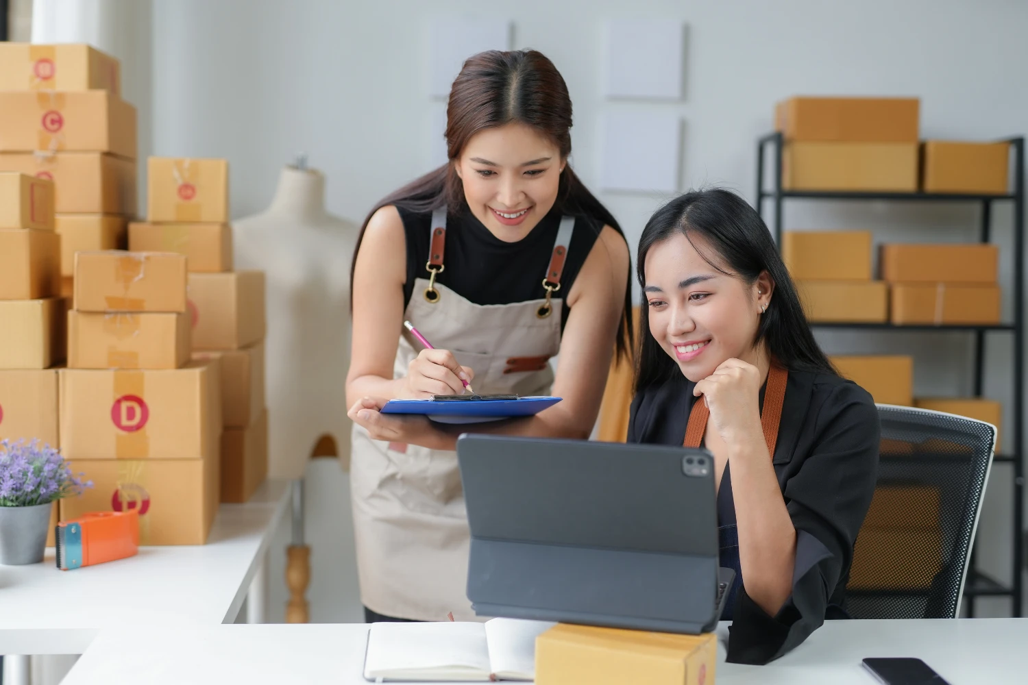 รายได้จาก E-Commerce และ Marketplace